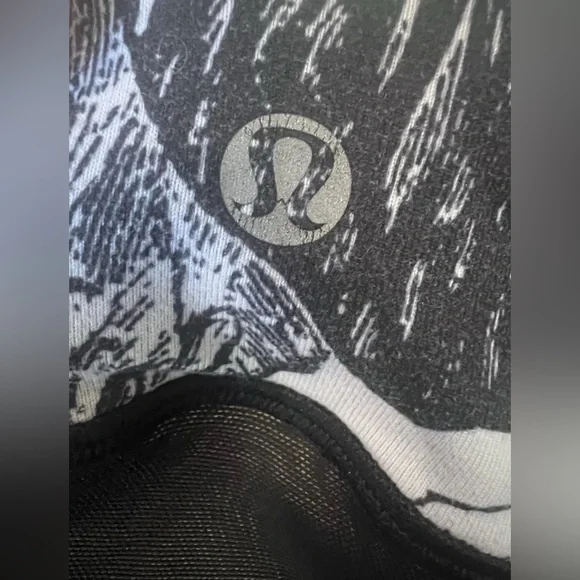 LULULEMON BUNDLE (5) Size 6 Activewear Gym Tanks Sports Bra Yoga Running Workout - Picture 9 of 14